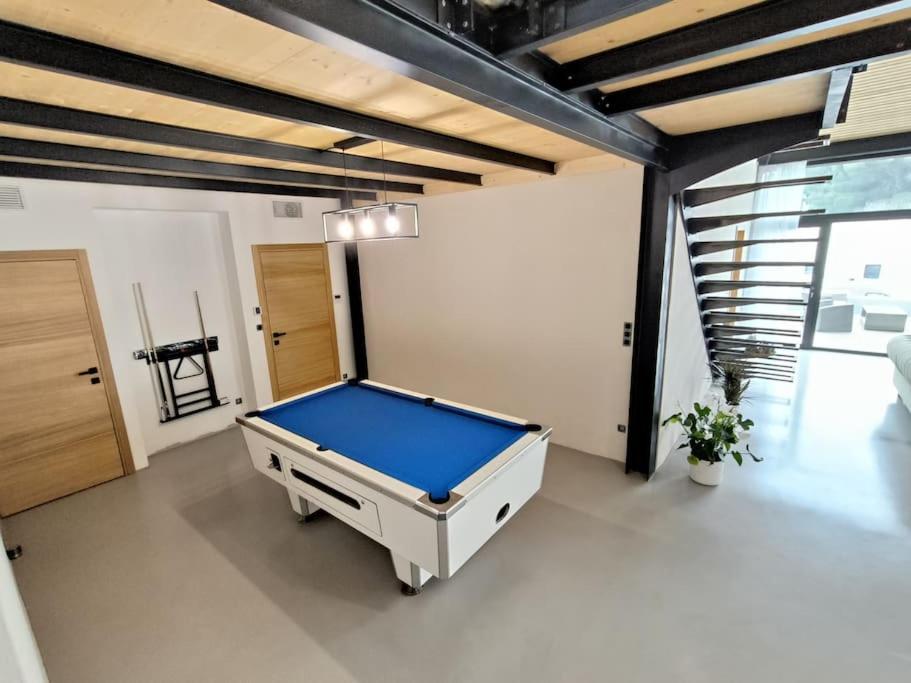 Вилла Industrial Luxury Nimes & Arles Бокер Экстерьер фото